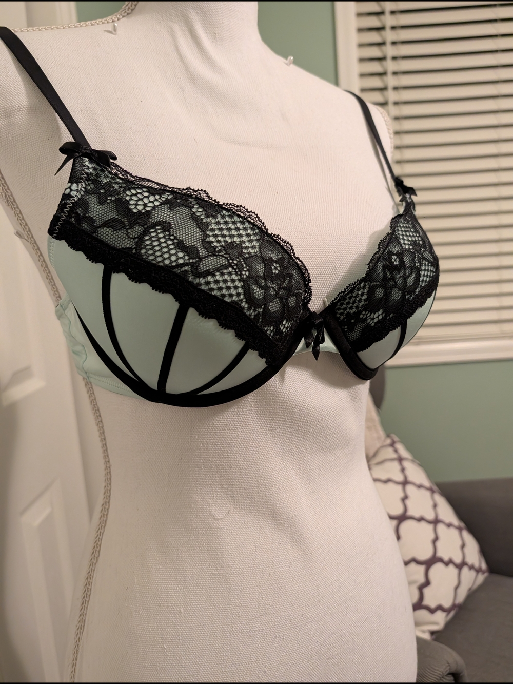 H&M Mint Green and Black Lace Underwire Bra